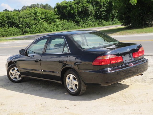 Honda Accord 2000 photo 1