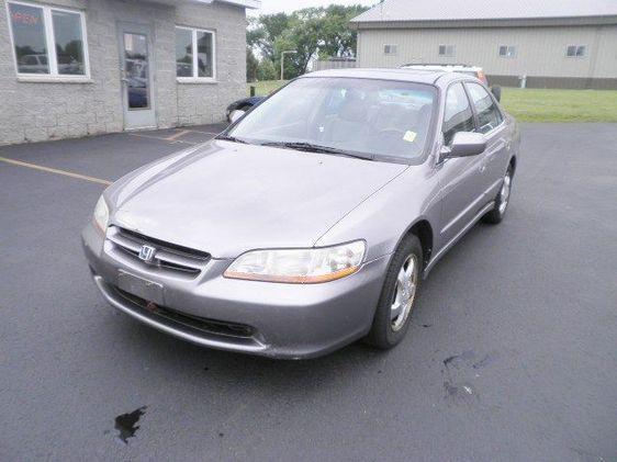Honda Accord 2000 photo 1