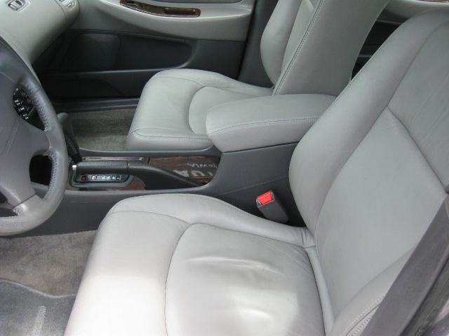Honda Accord 2000 photo 2