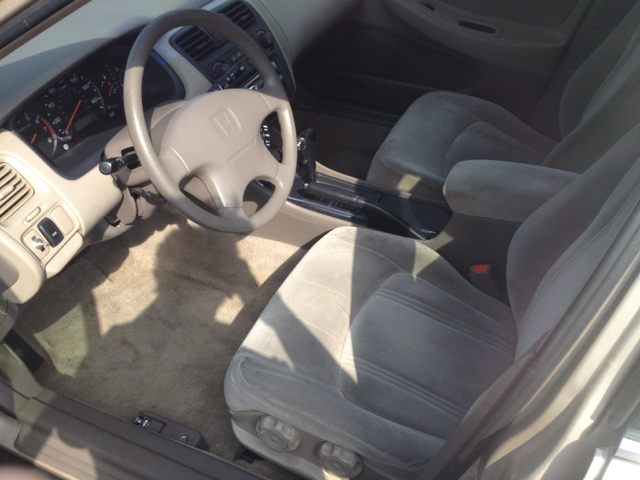 Honda Accord 2000 photo 1