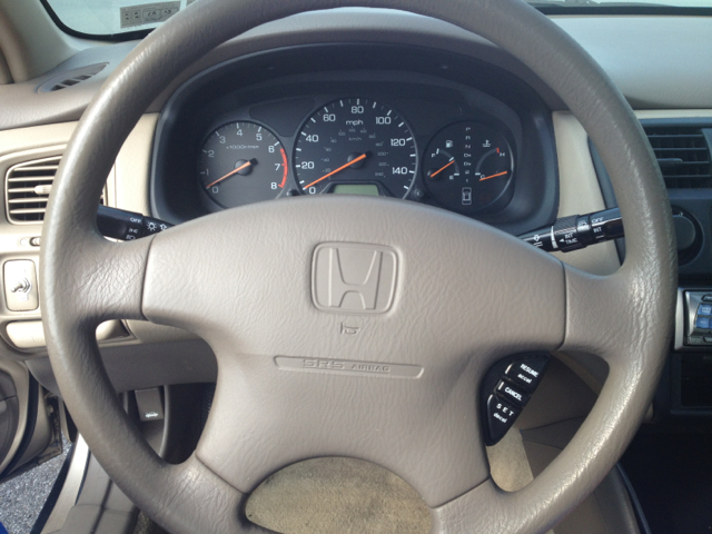 Honda Accord 2000 photo 2