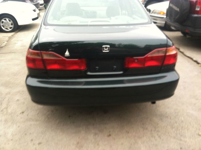 Honda Accord 2000 photo 1