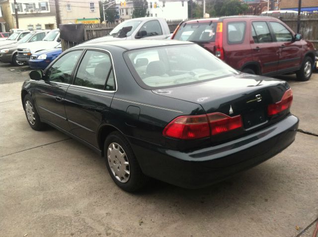 Honda Accord 2000 photo 2