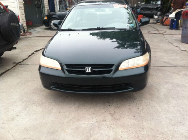 Honda Accord 2000 photo 3