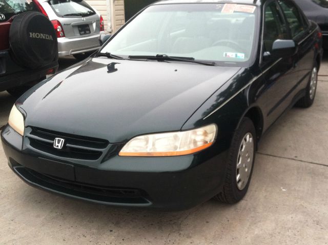 Honda Accord 2000 photo 4