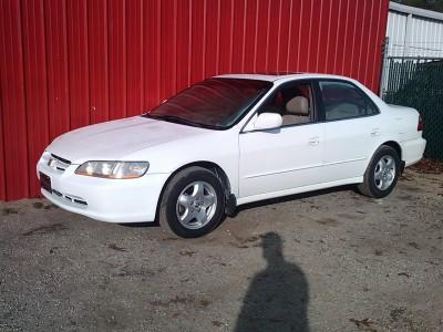 Honda Accord 2000 photo 1