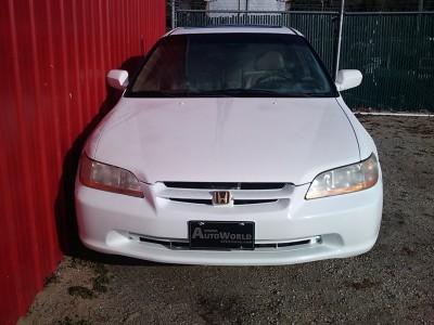 Honda Accord 2000 photo 2