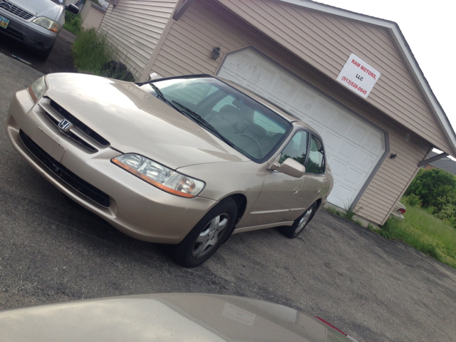Honda Accord 2000 photo 4