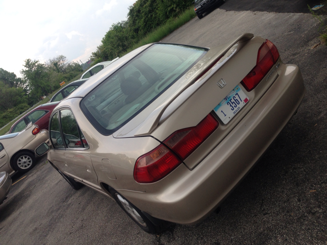 Honda Accord 2000 photo 5