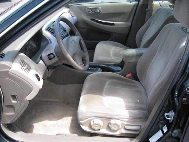 Honda Accord 2000 photo 6