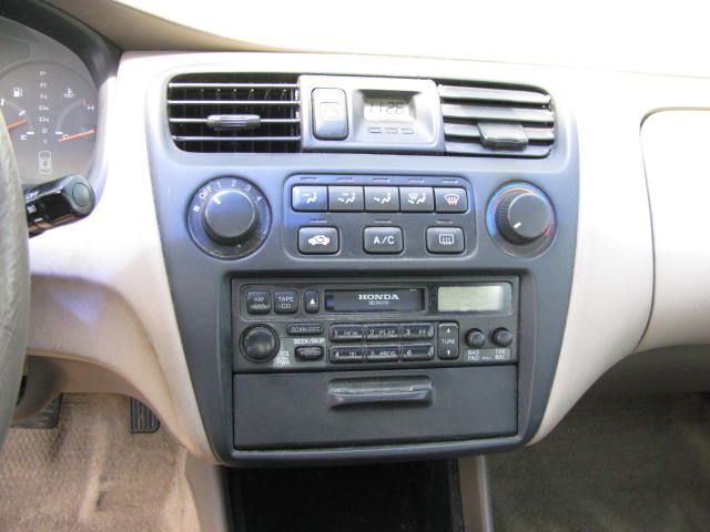 Honda Accord 2000 photo 7