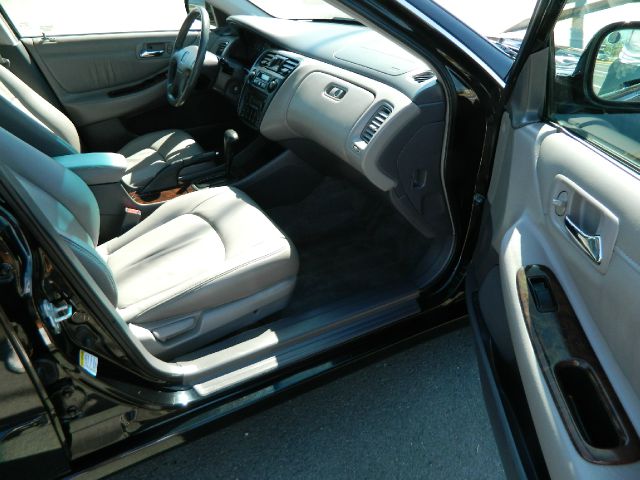 Honda Accord 2000 photo 1
