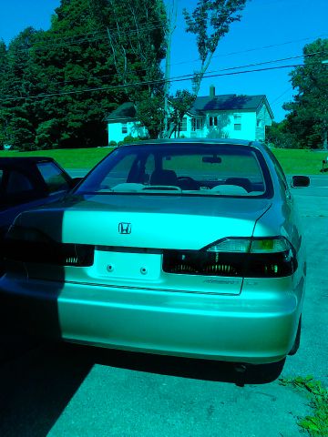 Honda Accord 2000 photo 1