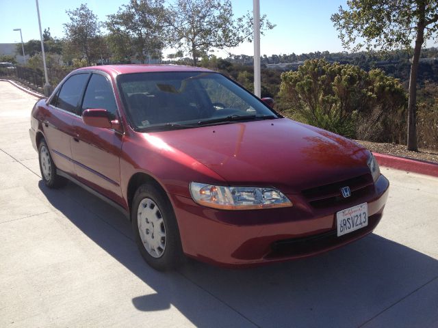 Honda Accord 2000 photo 2
