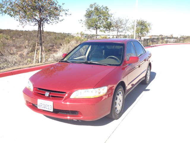 Honda Accord 2000 photo 4