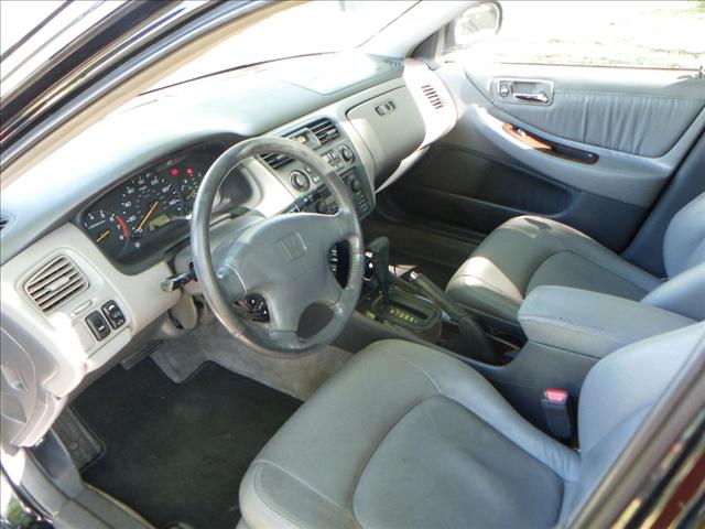 Honda Accord 2000 photo 5