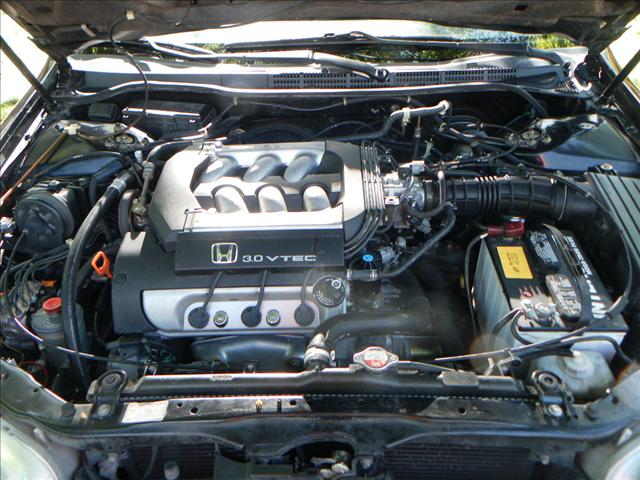 Honda Accord 2000 photo 4