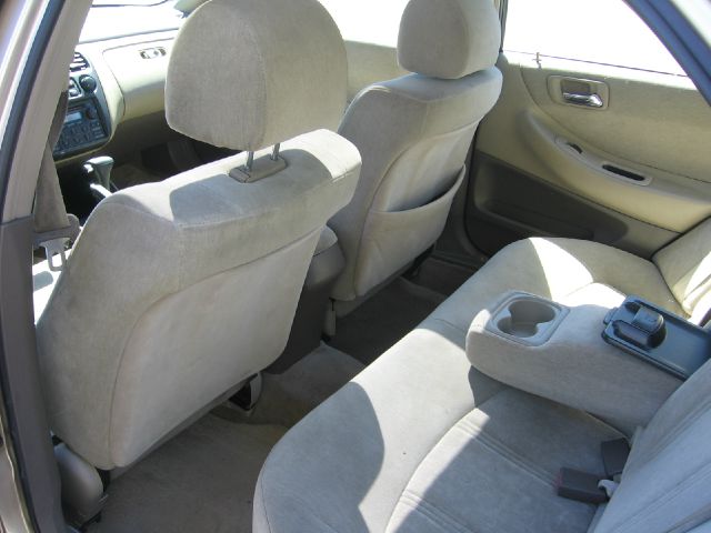 Honda Accord 2000 photo 2