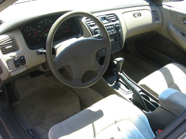 Honda Accord 2000 photo 5