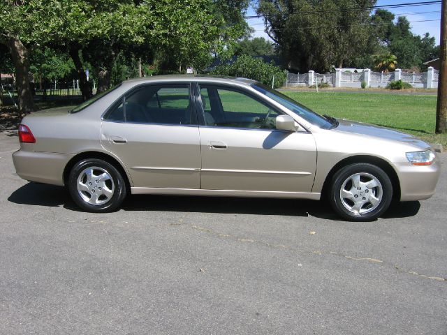 Honda Accord 2000 photo 8