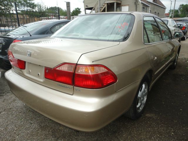 Honda Accord 2000 photo 3
