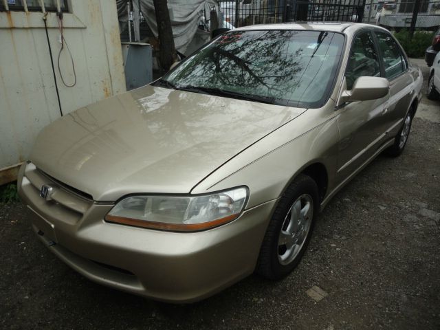 Honda Accord 2000 photo 4