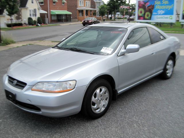 Honda Accord 2000 photo 2