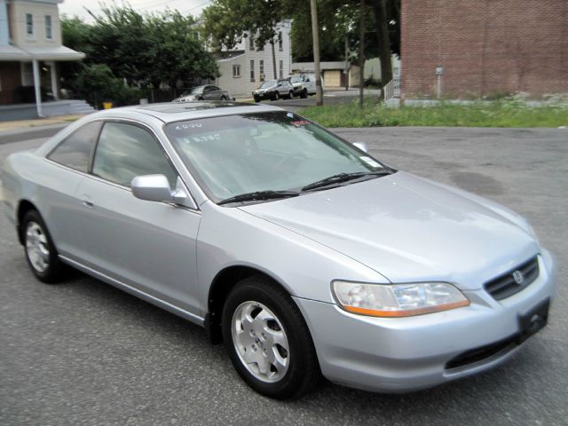 Honda Accord 2000 photo 3
