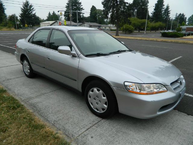 Honda Accord 2000 photo 3