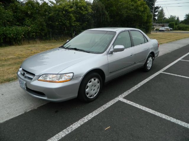 Honda Accord 2000 photo 4