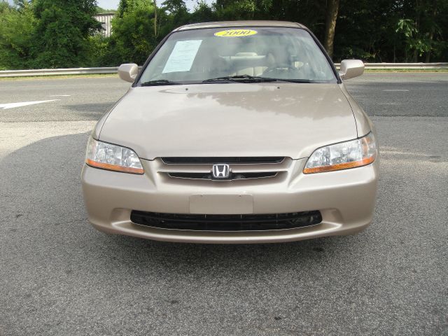 Honda Accord 2000 photo 1