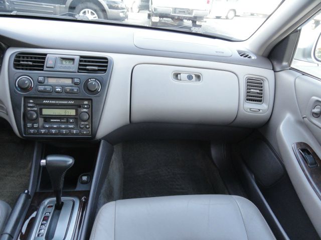 Honda Accord 2001 photo 11