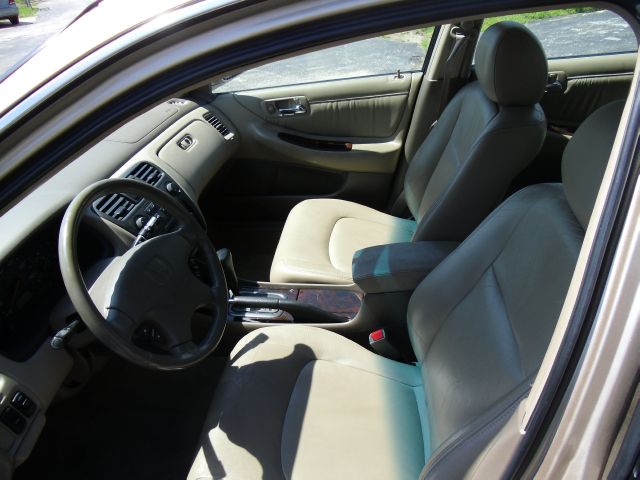 Honda Accord 2001 photo 8
