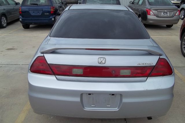 Honda Accord 2001 photo 2