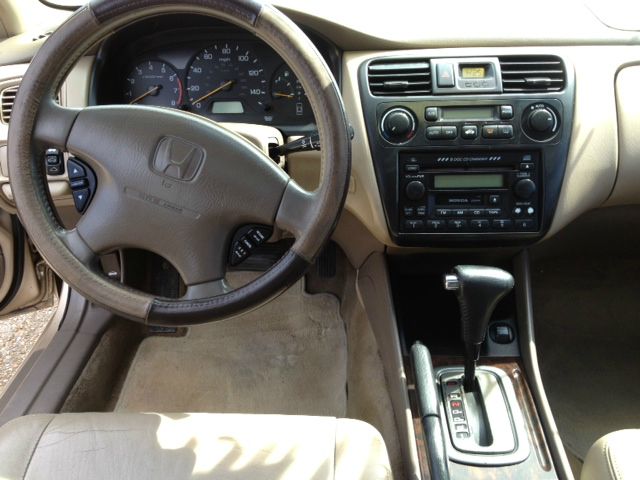 Honda Accord 2001 photo 1