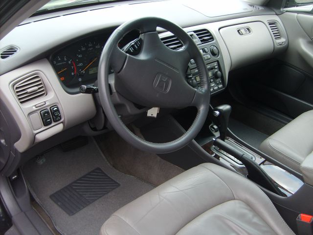 Honda Accord 2001 photo 2