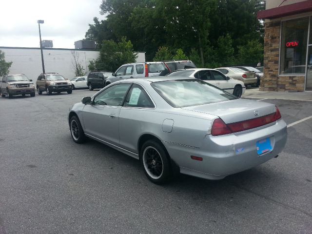 Honda Accord 2001 photo 1