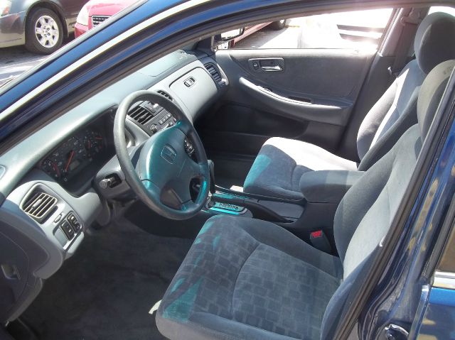 Honda Accord 2001 photo 2