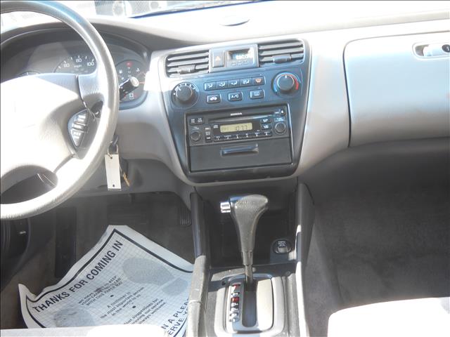 Honda Accord 2001 photo 2