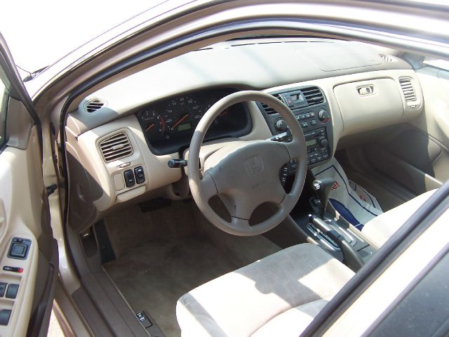 Honda Accord 2001 photo 3