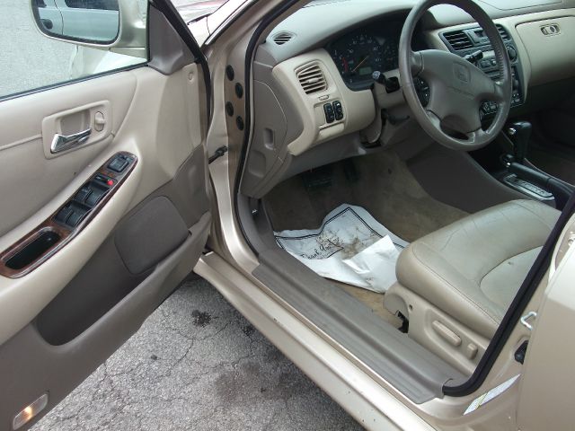 Honda Accord 2001 photo 4