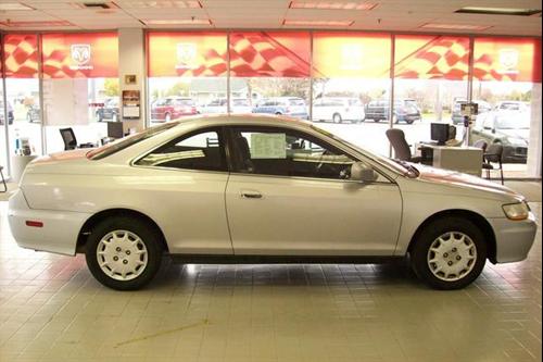 Honda Accord 2001 photo 2