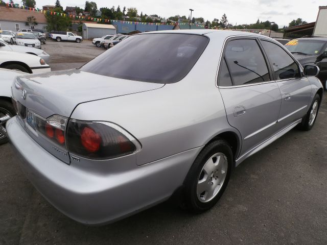 Honda Accord 2001 photo 2