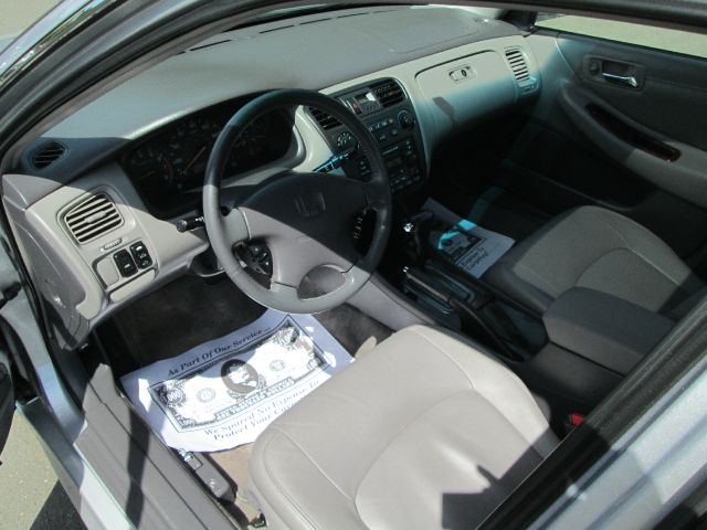 Honda Accord 2001 photo 7