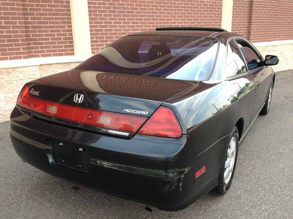 Honda Accord 2002 photo 1
