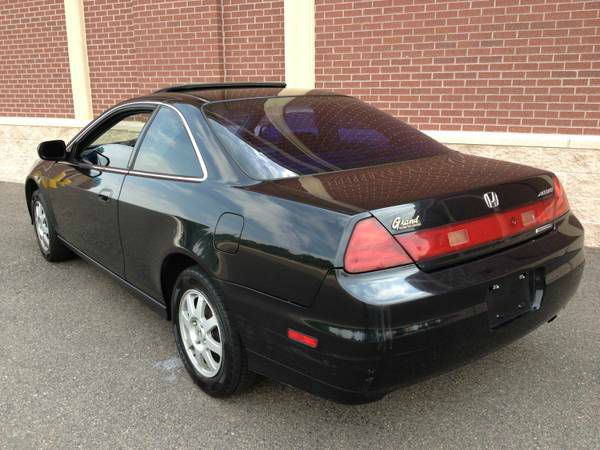 Honda Accord 2002 photo 2