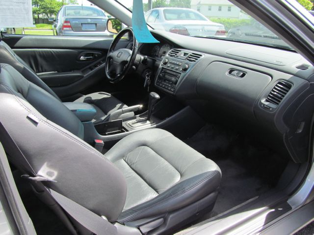 Honda Accord 2002 photo 1