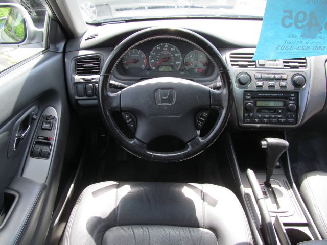 Honda Accord 2002 photo 18