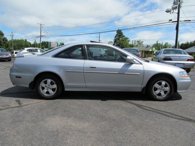 Honda Accord 2002 photo 2