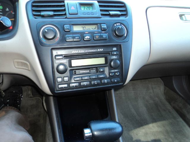 Honda Accord 2002 photo 1